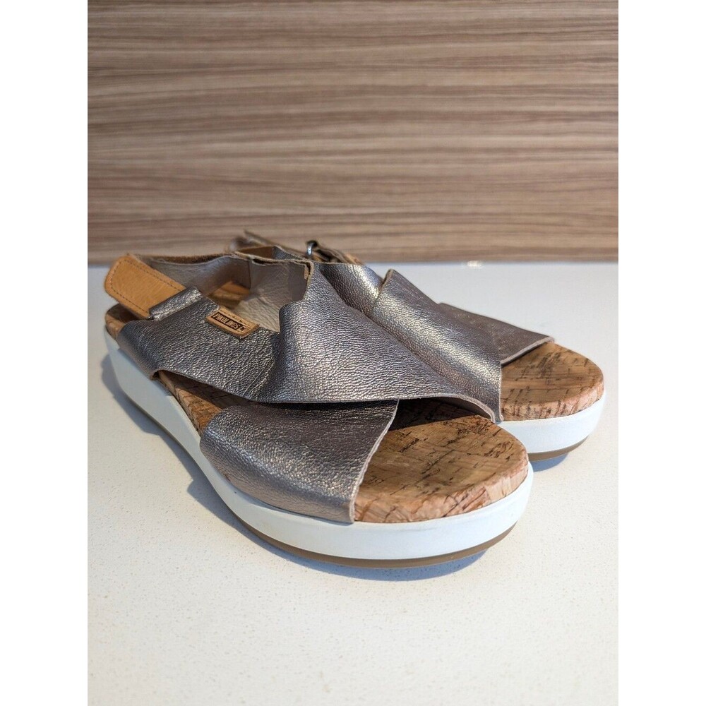 Pikolinos Mahon Leather Wedge Sandal In Metalic (EU37)